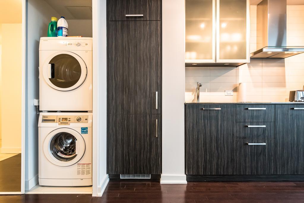 Downtown Luxury Lakeview Condo Торонто Номер фото