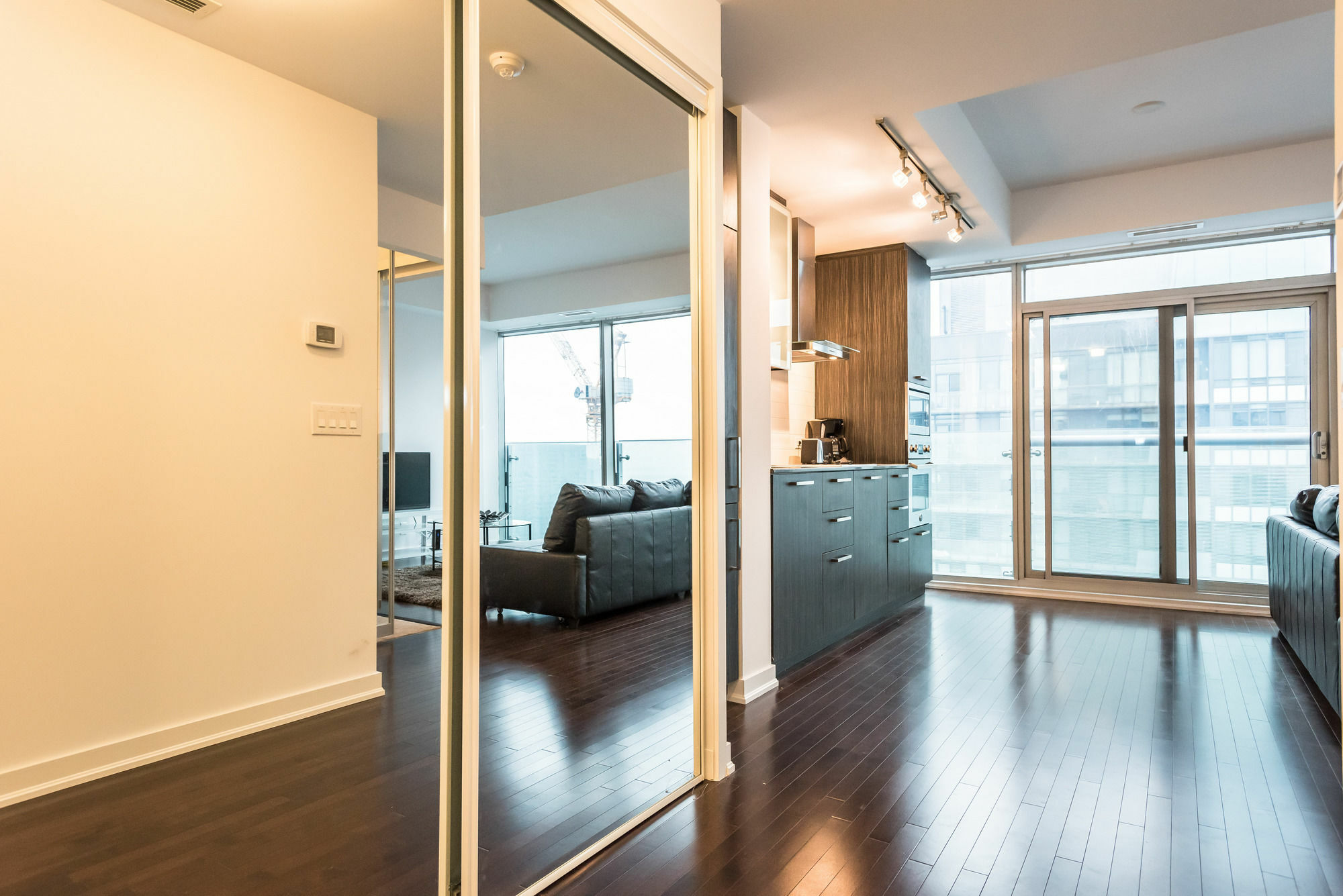 Downtown Luxury Lakeview Condo Торонто Экстерьер фото