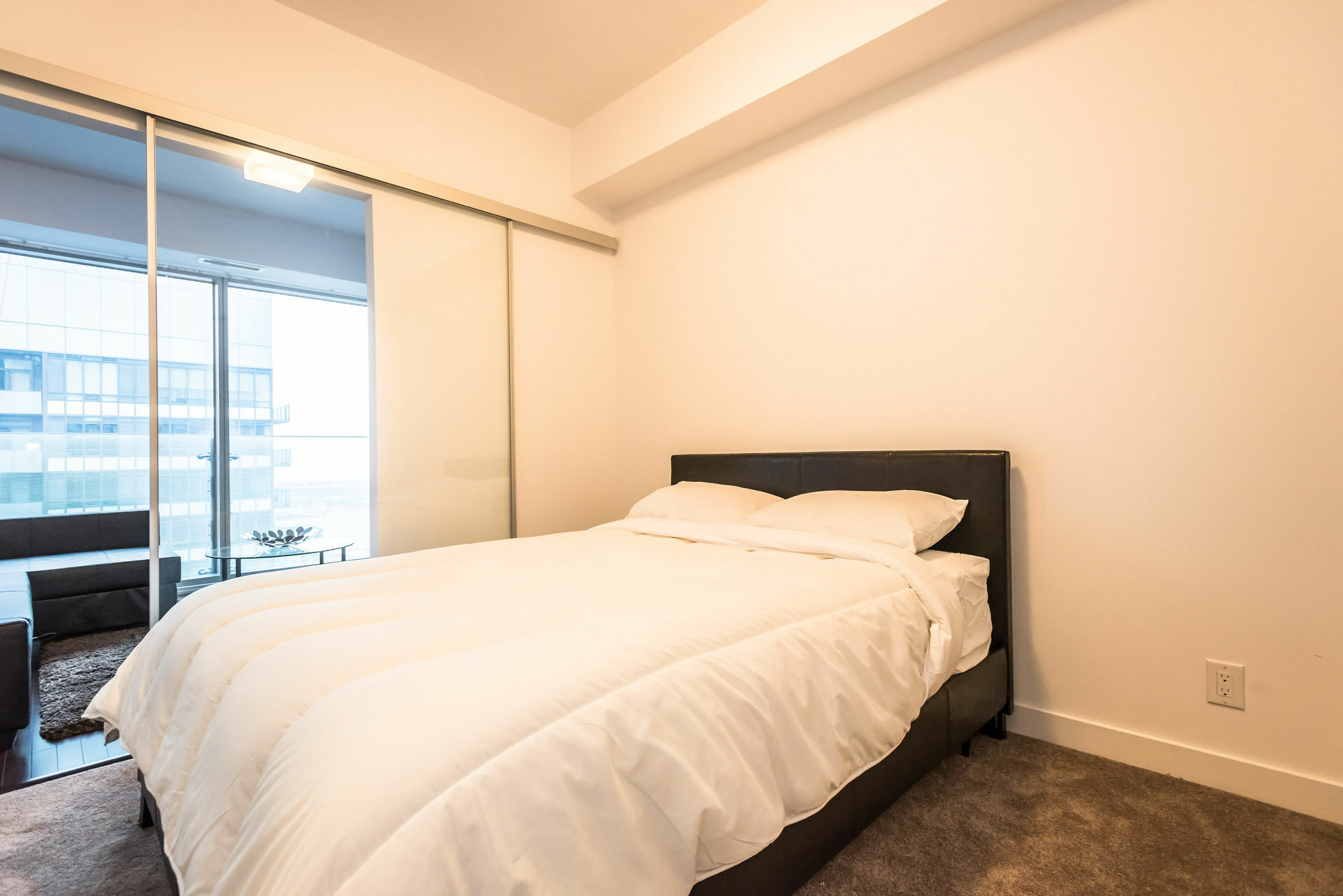 Downtown Luxury Lakeview Condo Торонто Экстерьер фото